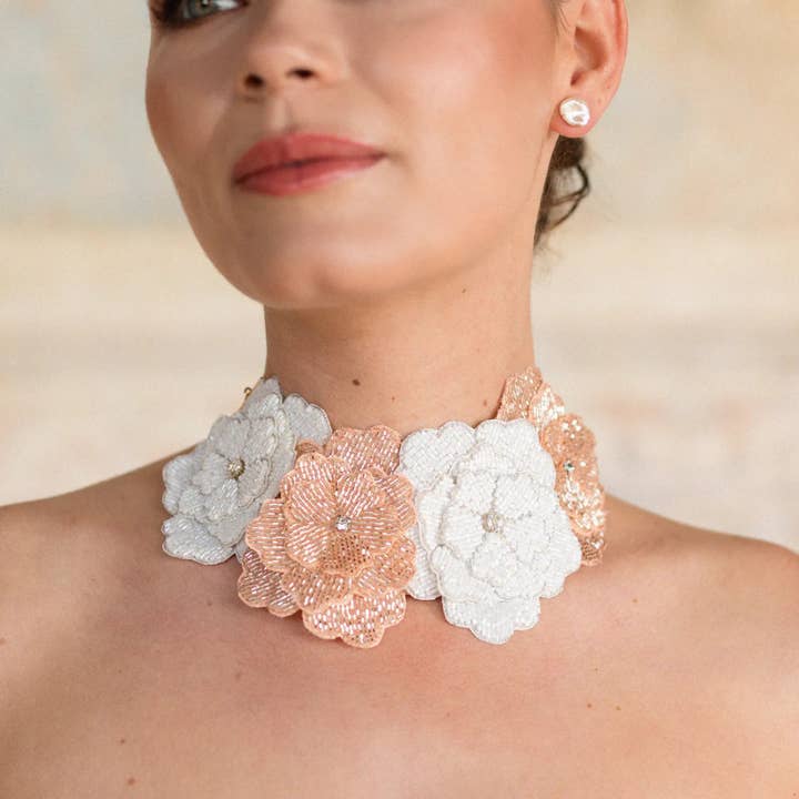 Collar Bordado Nocturnia Blanco y Oro Rosa para venta al por mayor de ACUS