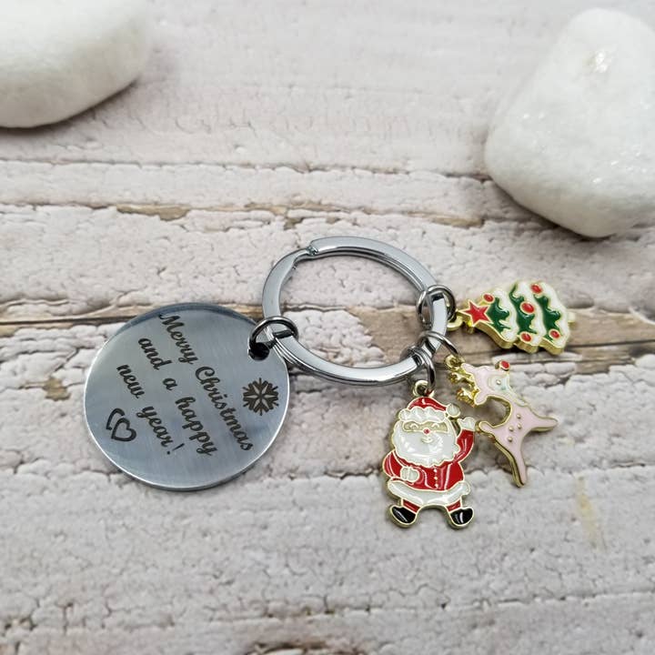 Treasure Wholesale - Wholesale Keychain - Women's - Carving a Merry Christmas Keychain