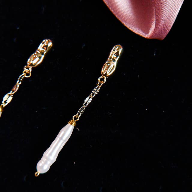 Pompon La Tulipe - Wholesale Dangle Earrings - Zucchini Baroque Pearl Drop Earrings2