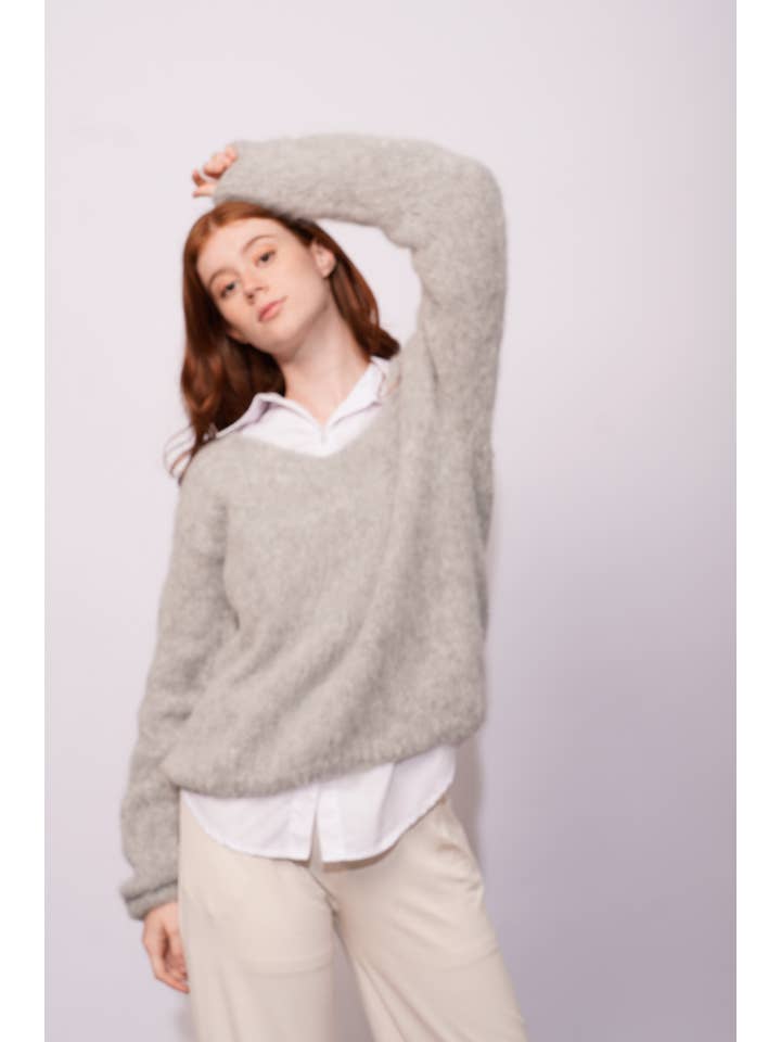 Alpaga Le Monde - Wholesale Knit Sweater - Women's - Colca Grey Sweater3