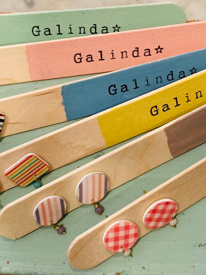 Stiftörhänge i resin med kristall för wholesale av Galinda