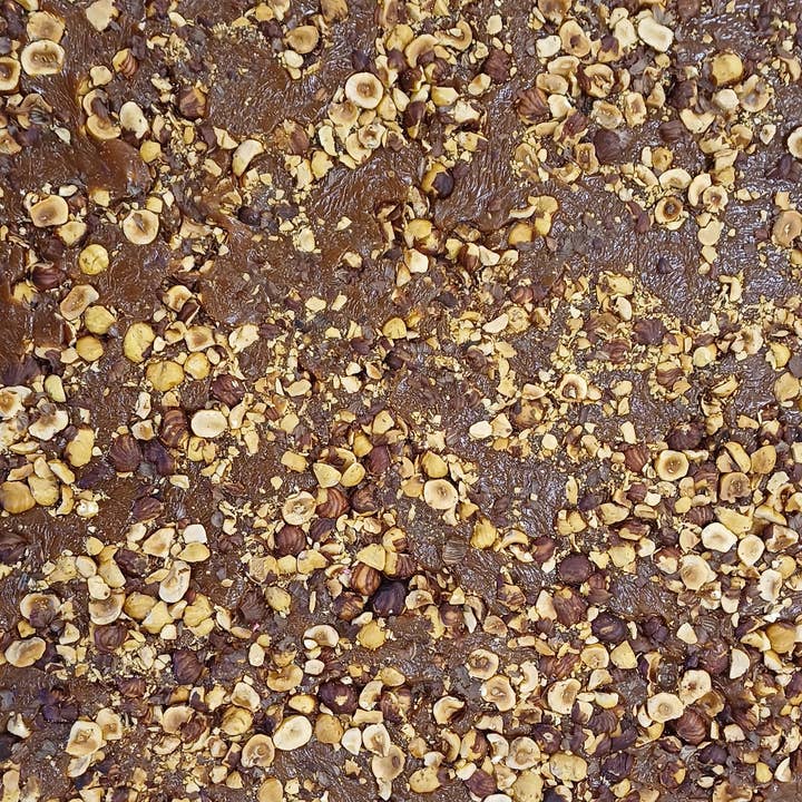 Caramel Bar - Roasted Almond Pieces (20%) 2.5 kg for wholesale by Confiserie 1844