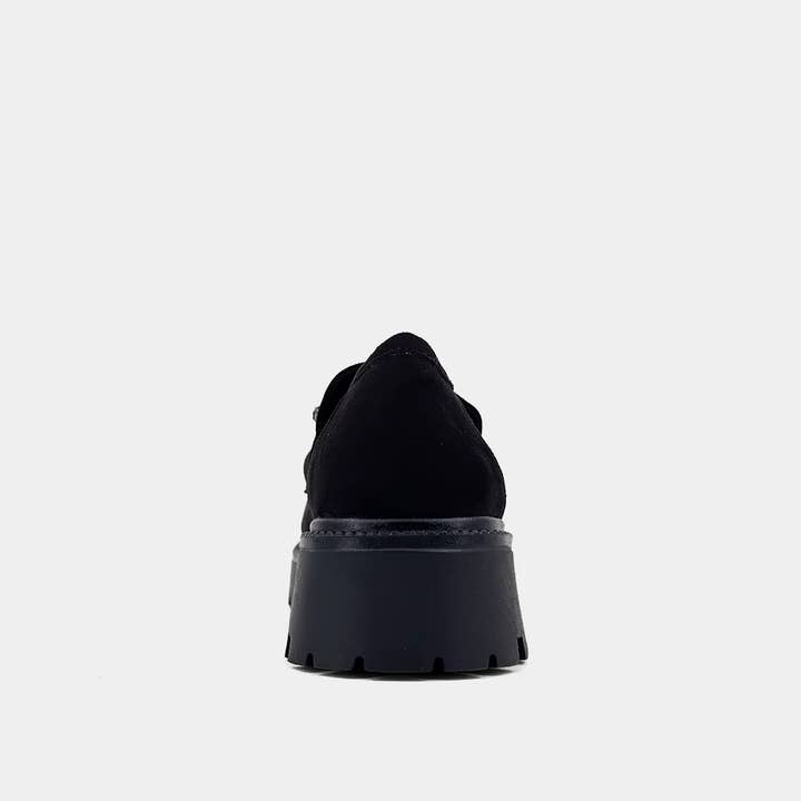 BLACK TILDA for wholesale on Faire7