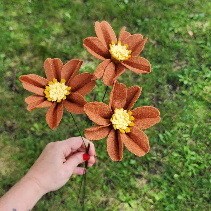 Madymae Felt Florals - Vente Fleurs artificielles - Cosmos en feutre2