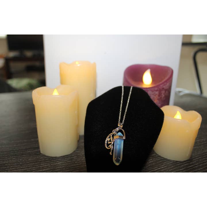 Witchcrafted in MI - Vendita all'ingrosso Collana con ciondolo/pendaglio - Collana con fata in opalite, gioielli pagani Witchy Wicca