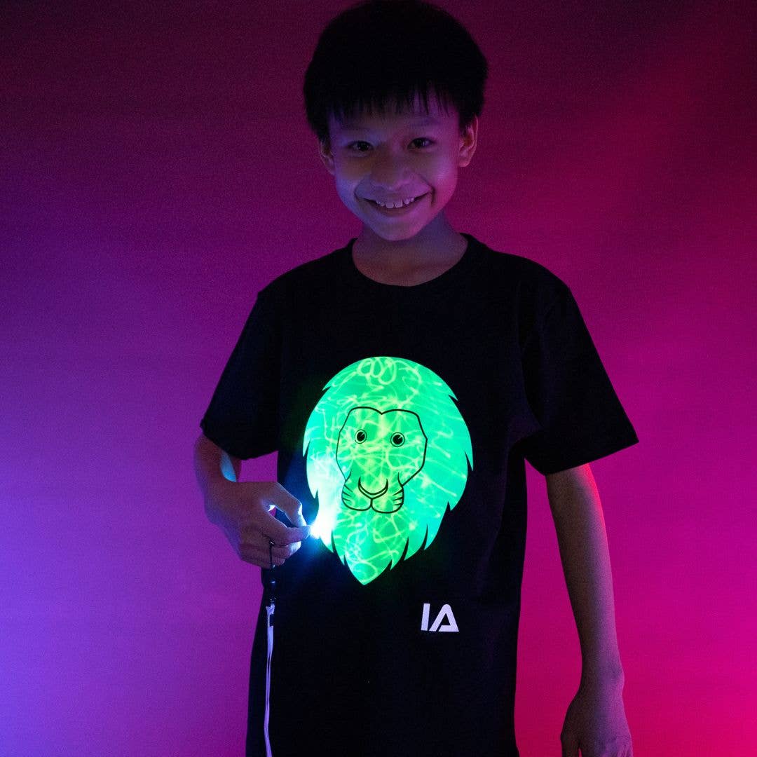 Illuminated Apparel - Vente T-shirt sérigraphié – enfant - T-shirt interactif lueur pour enfants - Lion