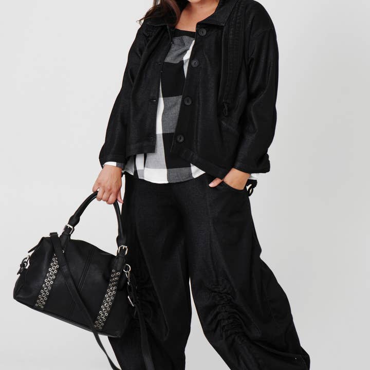 HJS - Wholesale Shoulder Bag - Women's - Shoulder bag 'FREMONT' - with tasteful stud design2