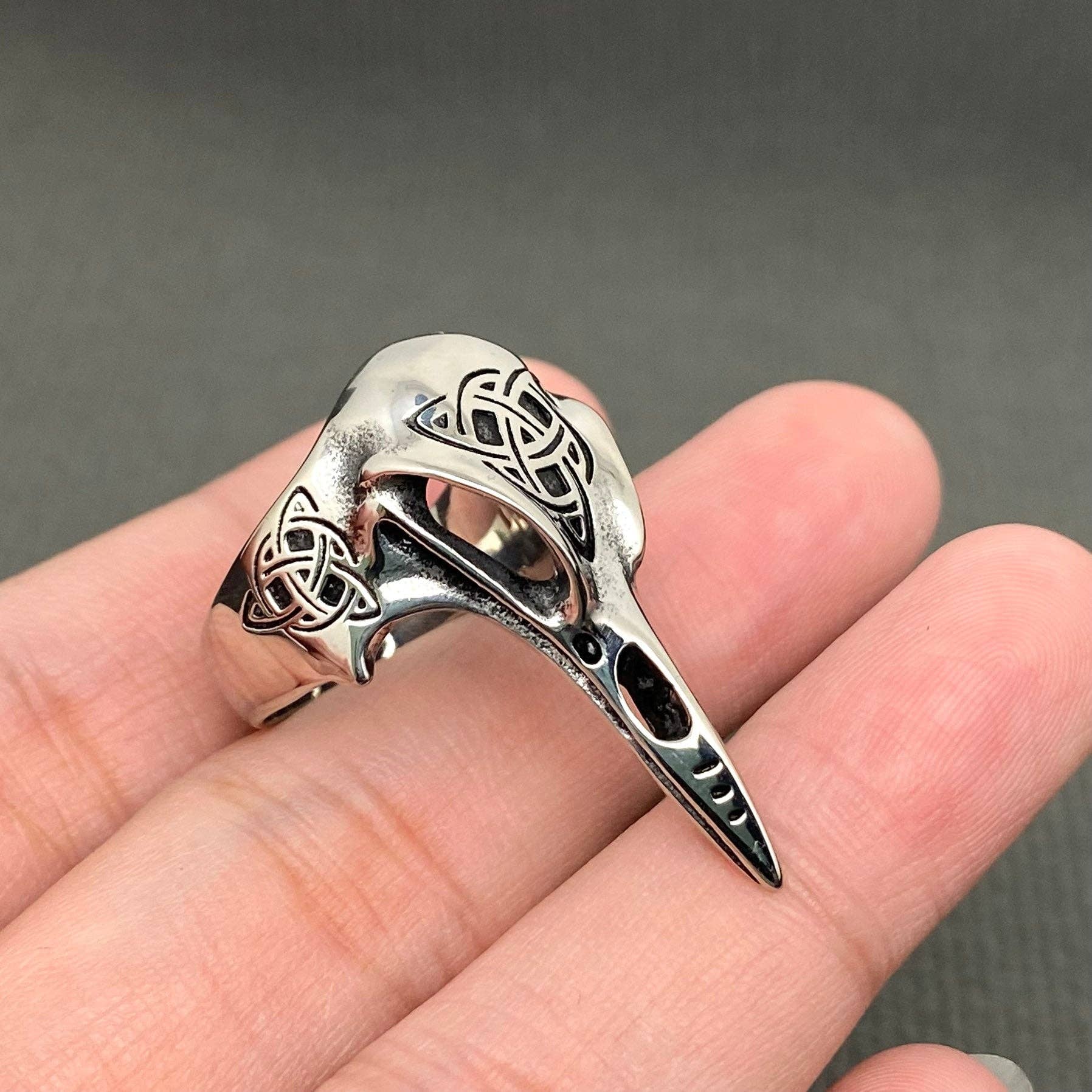 Mio Queena – wholesale Signet ring – Trinity Knot Viking Celtic Crow Skull S.Steel Ring - MJ/MR0