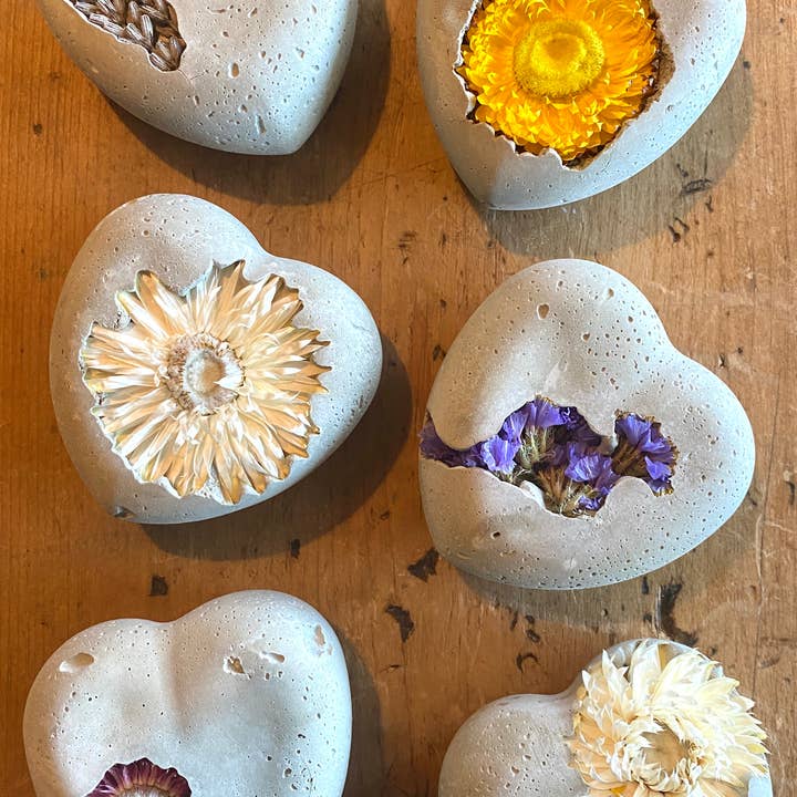 Sea + Green - Wholesale Paper Weight - Concrete Dried Flower Heart Love Valentines Day Wedding0