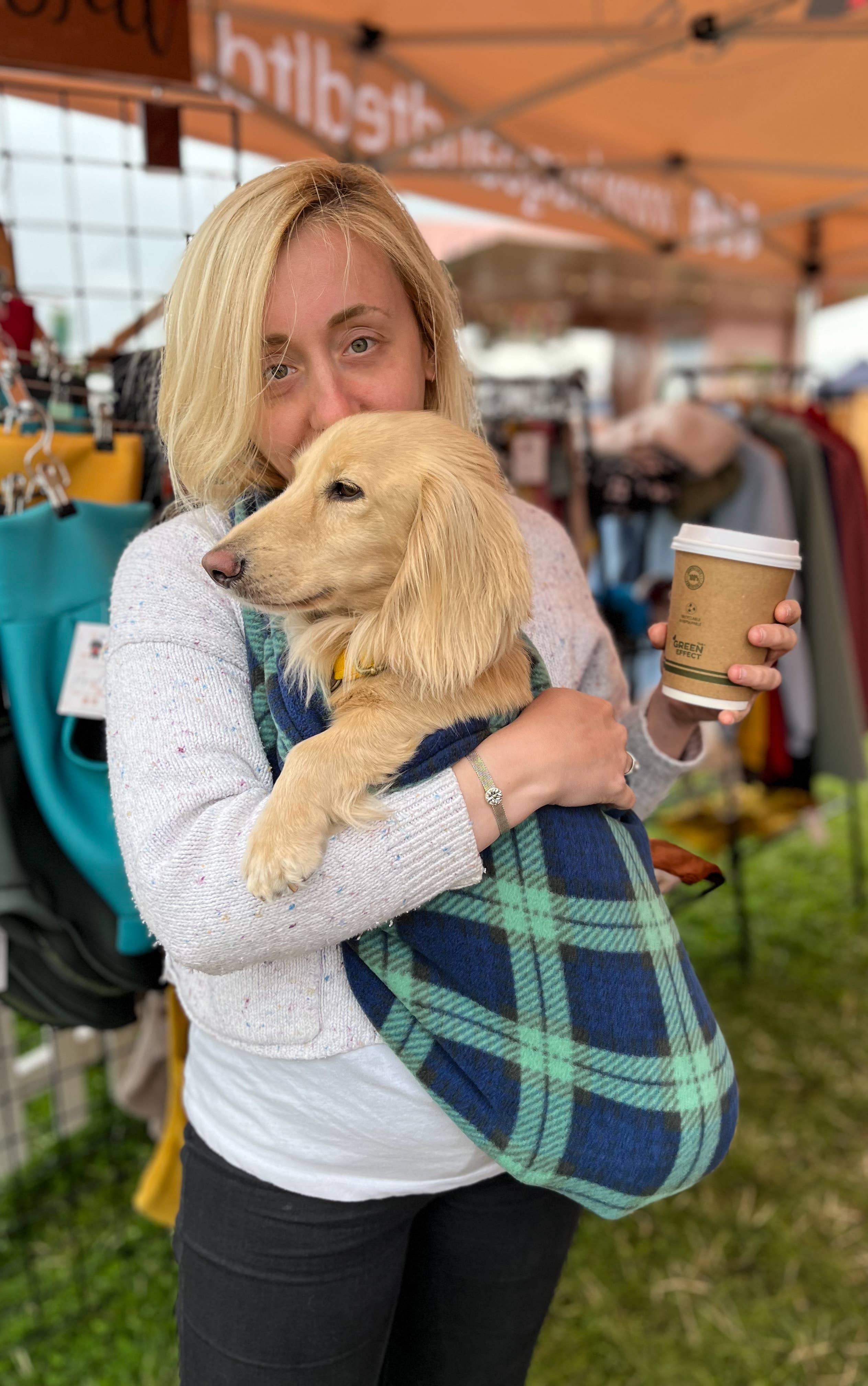 Hugo and Ted Ltd - Vente Caisse de transport – chien - Écharpe porte-chien en polaire3