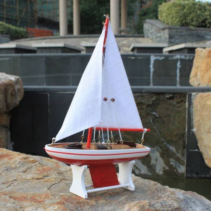 Hampton Nautical - Wholesale Tafelbladdecoratie - Decoratieve zeilboot 12" - Rood zeilboot model3