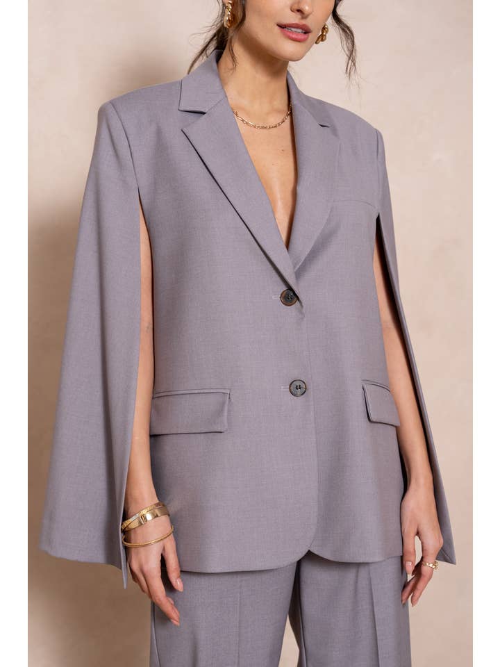 Attentif Paris – Blusão - Mulher por atacado – Casaco capa oversized com corte estruturado2