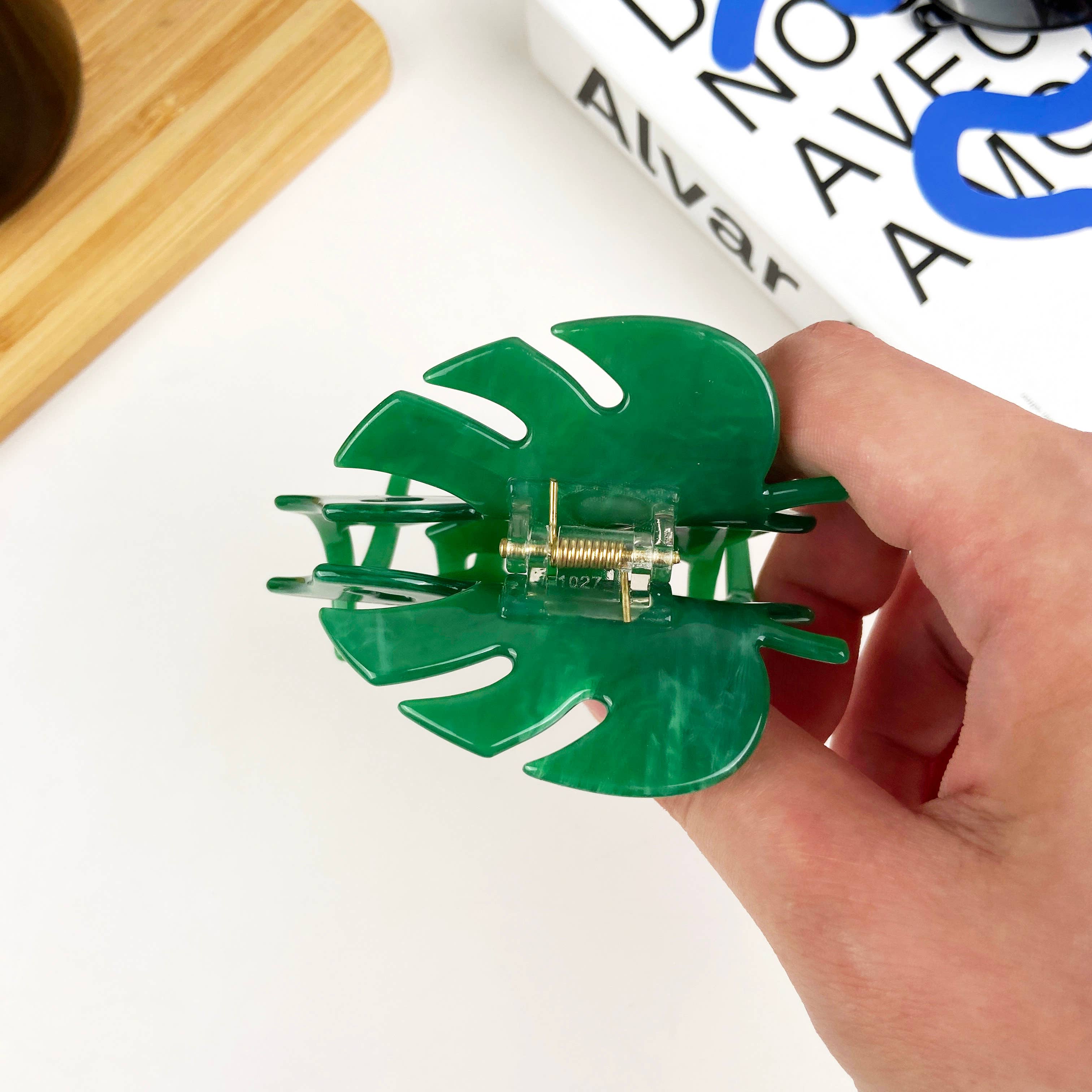 TheDivaSoap - Wholesale Hair Clip - Women's - Acetate Monstera Claw Clip, Plant Leaf Hair Clips3