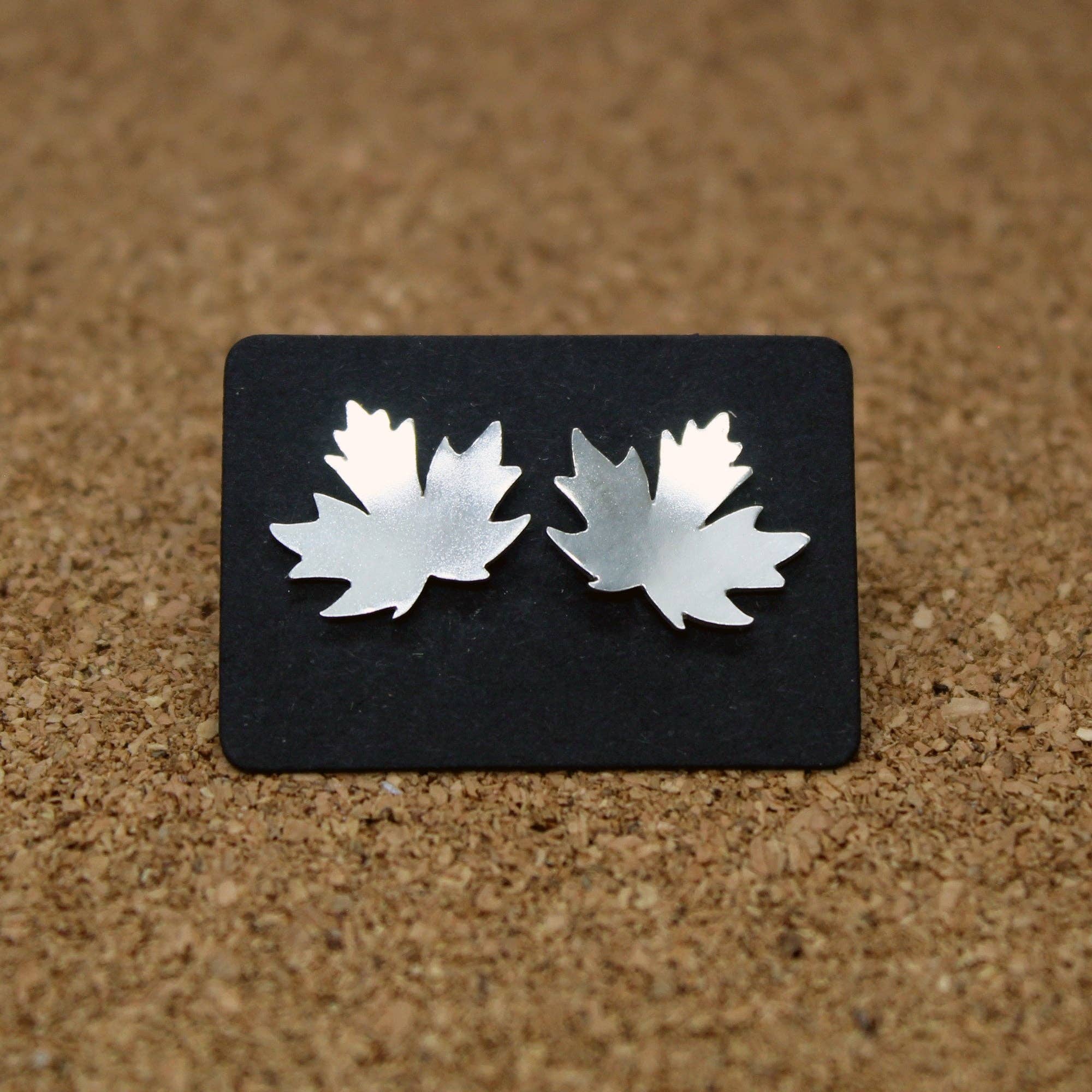 Plataica - Wholesale Stud/Post Earrings - Maple leaf earrings in 925 silver7