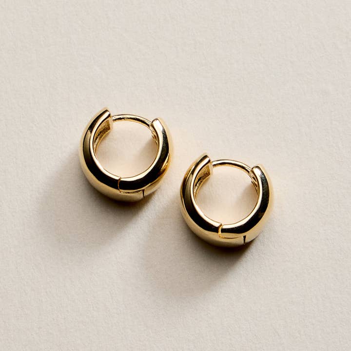 Gold Filled Chunky Huggie Hoop Earrings – Bold Minimalist Design for wholesale by Frem