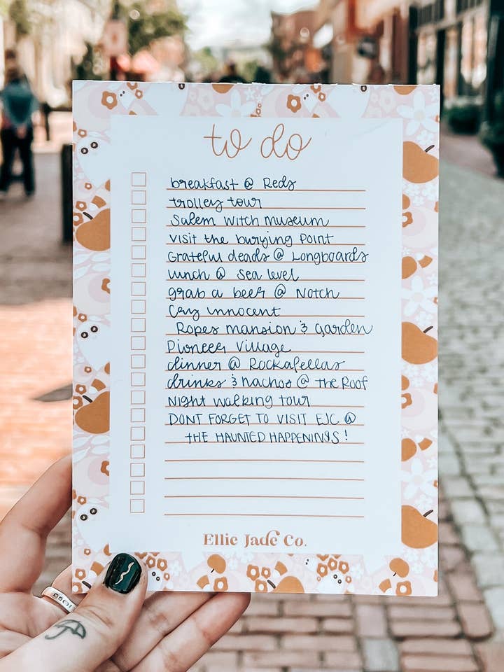 Bloc de notas rosa con la lista de tareas pendientes de Halloween para venta al por mayor de Ellie Jade Co