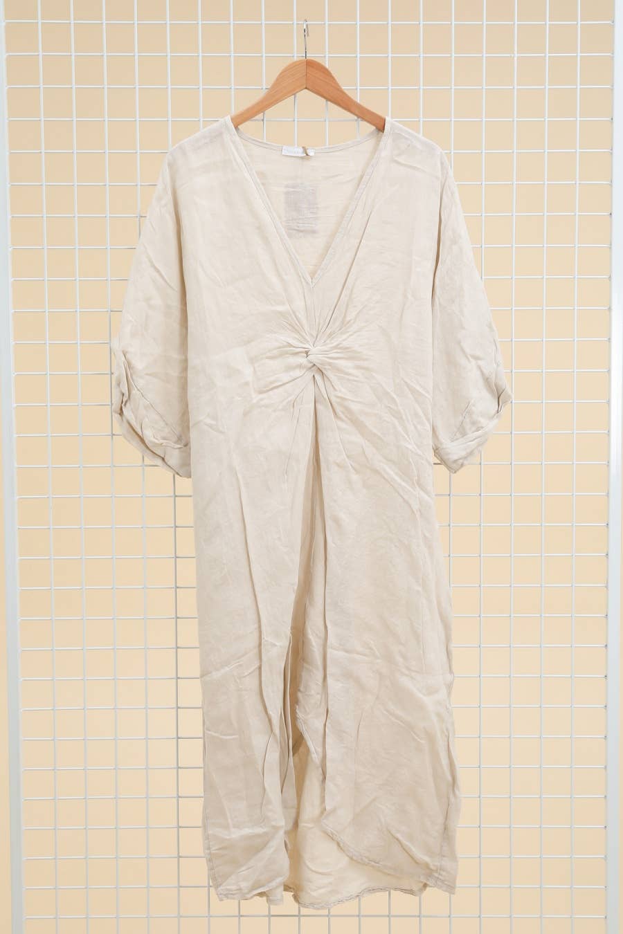 Lea & Luc - Grandes Tailles - Wholesale Dress - Women's - Plus size linen dress V neckline SKU 79098