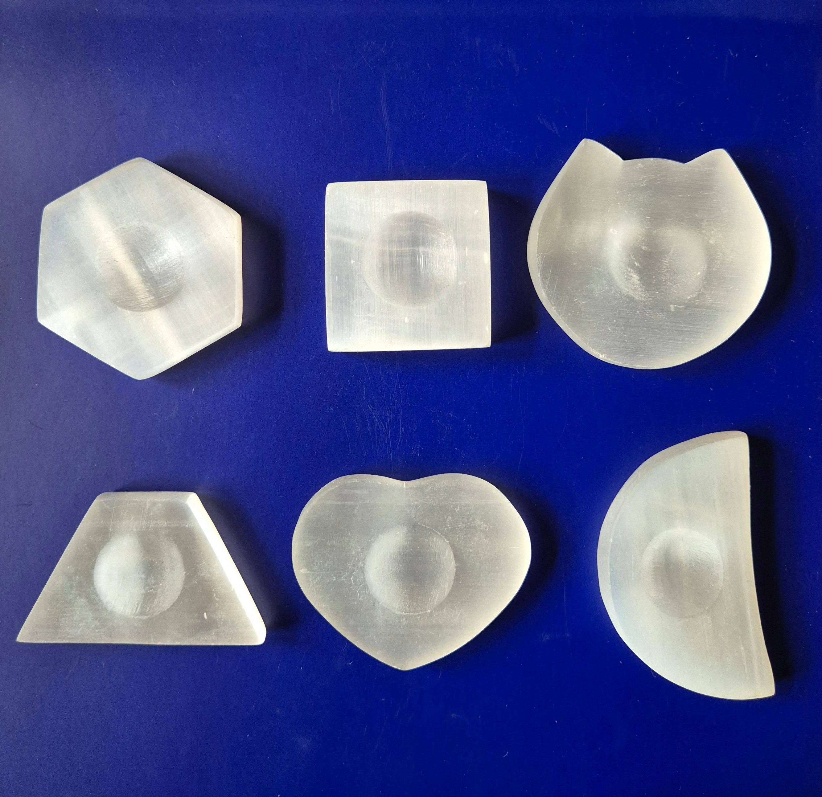 Moonlight Gemstones - Wholesale Spiritual Stone/Crystal - Selenite Sphere Holder0