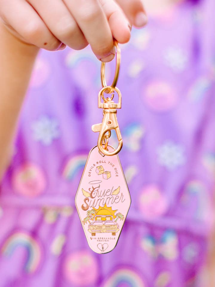 Porte-clés The Cruel Summer pour la vente par Teagan and Wren