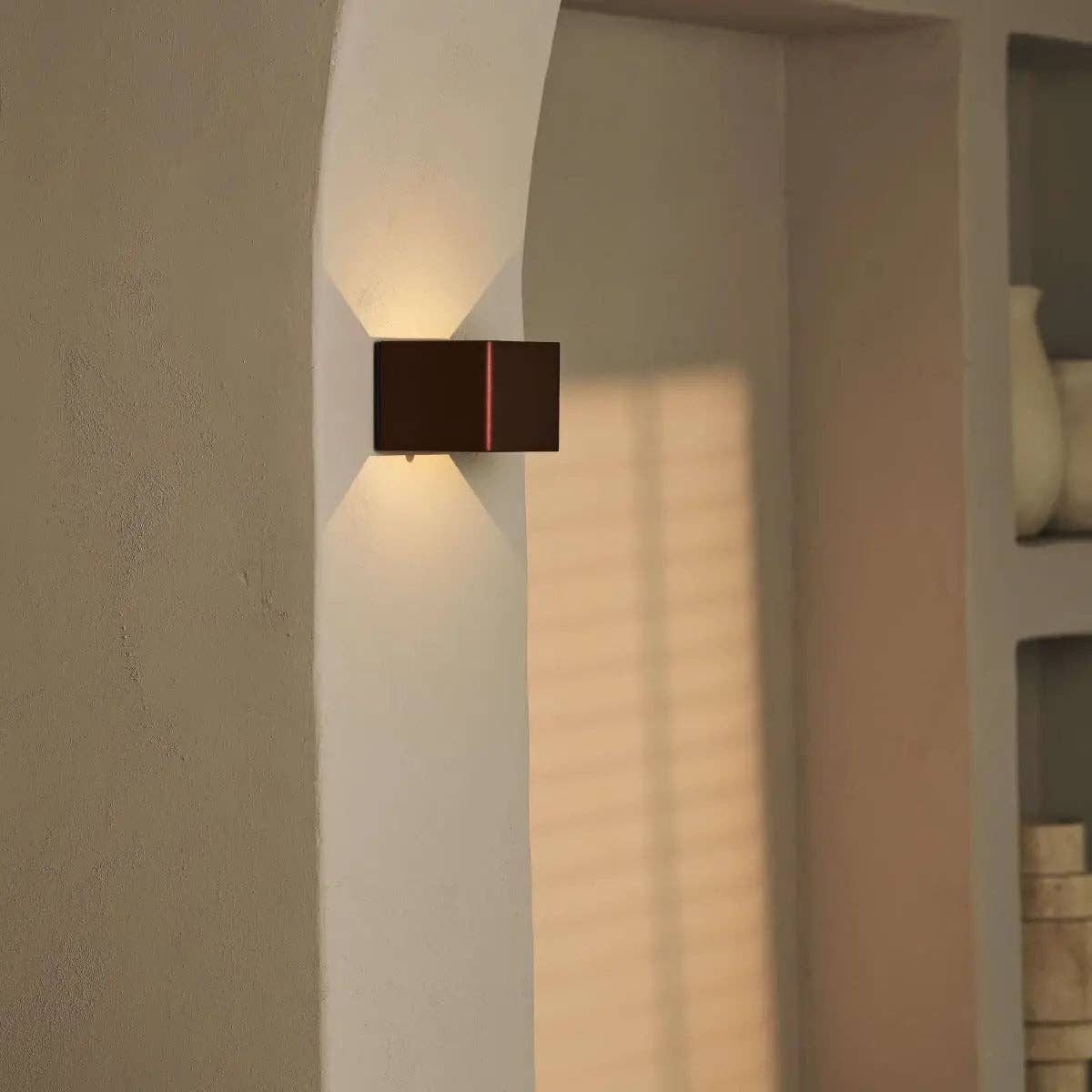 Tavellio - Wholesale Accent/bureaulamp - Tess Bronze Rechargeable Wall Lamp | Motion sensor, 20 Light Modes Remote Control1