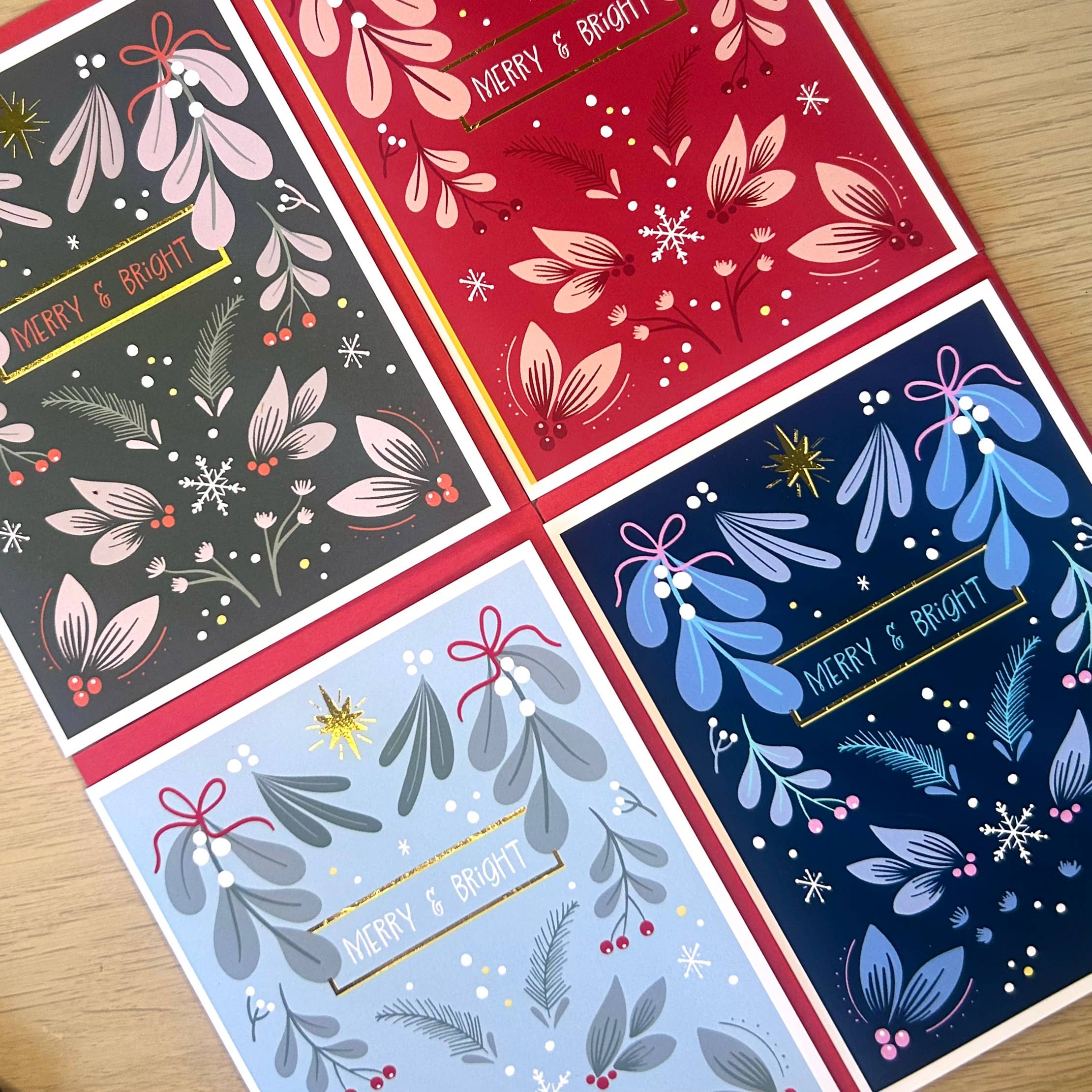 Wee Birdy – Großhandel Weihnachtskarte – 4er-Pack Weihnachtskarten mit Goldfolie0