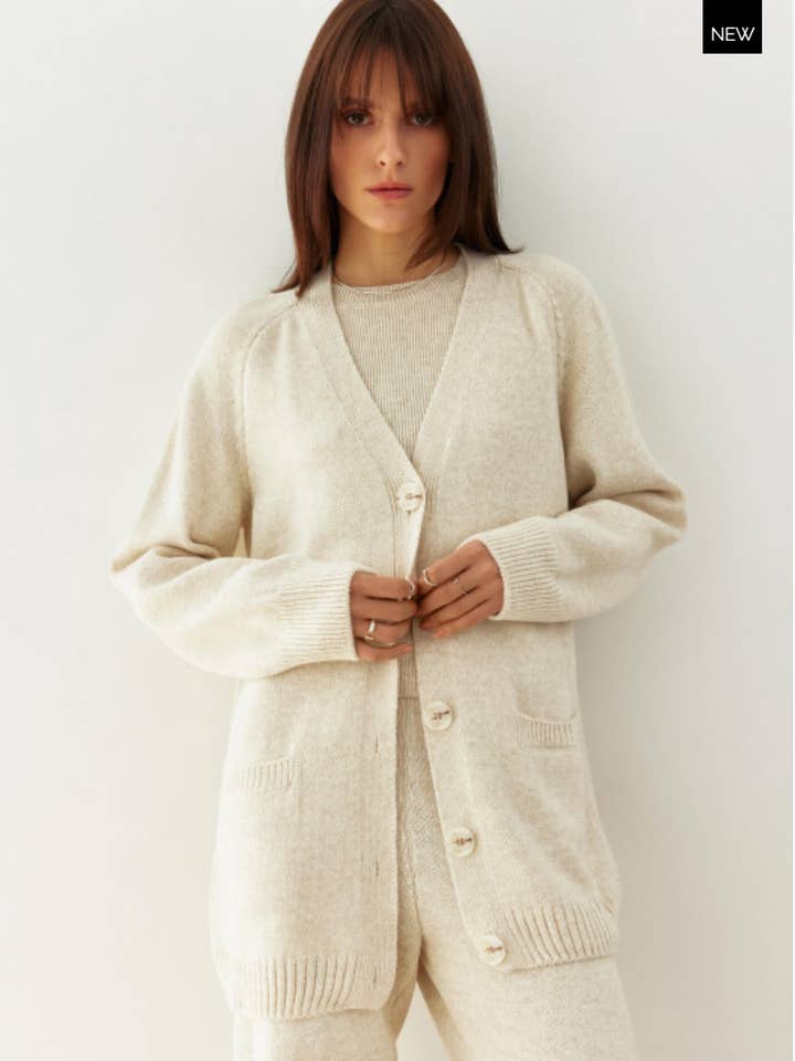 Relaxed vest met V-hals en lange lijn Nidea voor wholesale door Nenya Fashion Limited