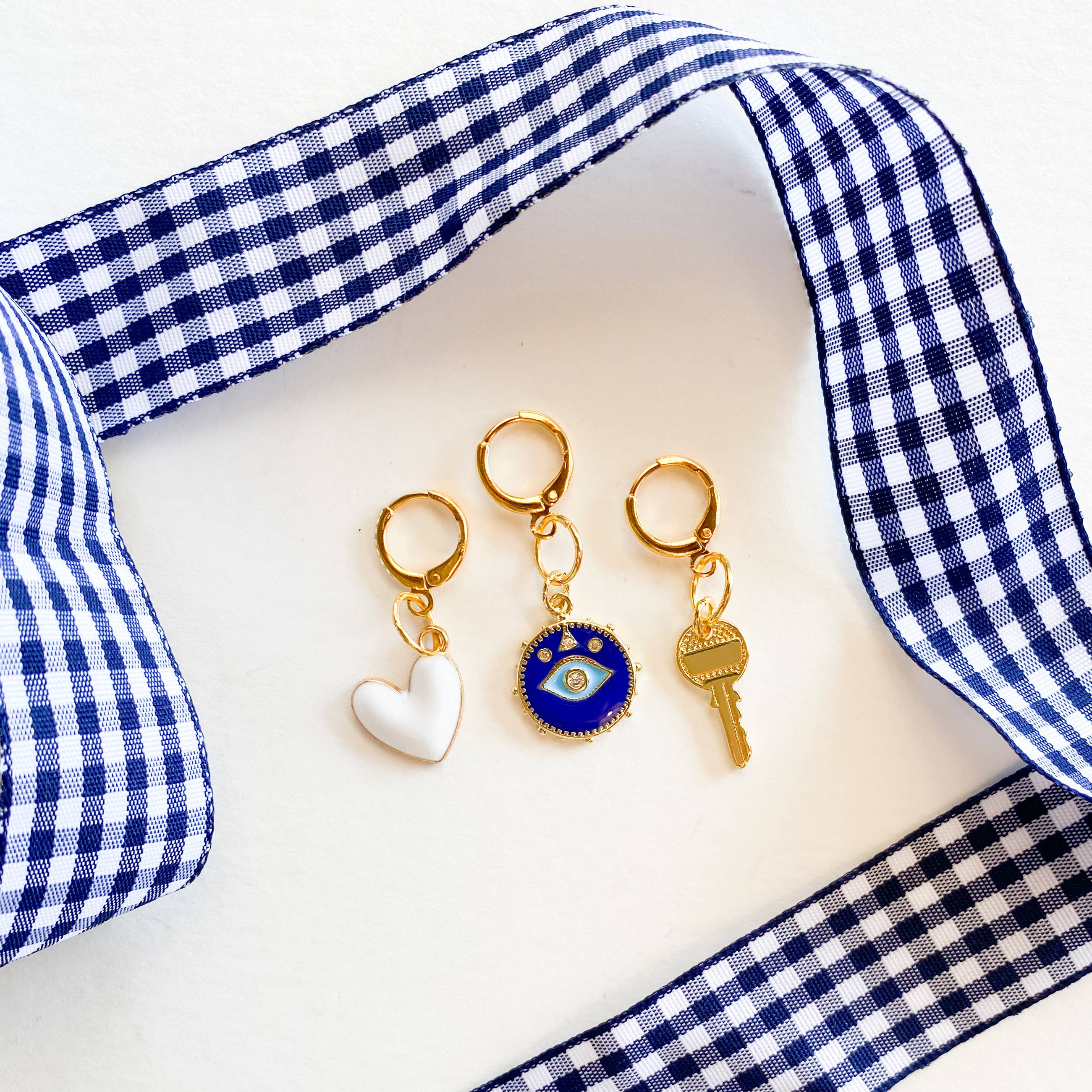 Leo & Lee Studio - Wholesale Shoe Accessories - Gingham Shoe Charms and Lace Sets | Sneaker Charm Sets3