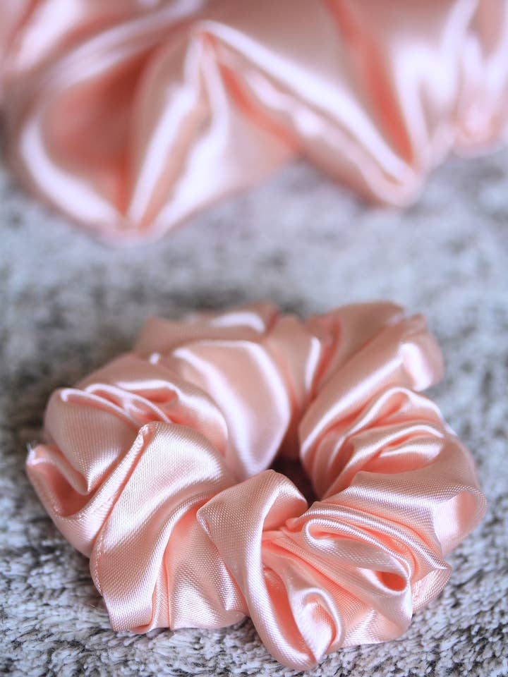 Salmon Pink Satin Scrunchie - CELINE Standard for wholesale by Esmée AccessoriesNco