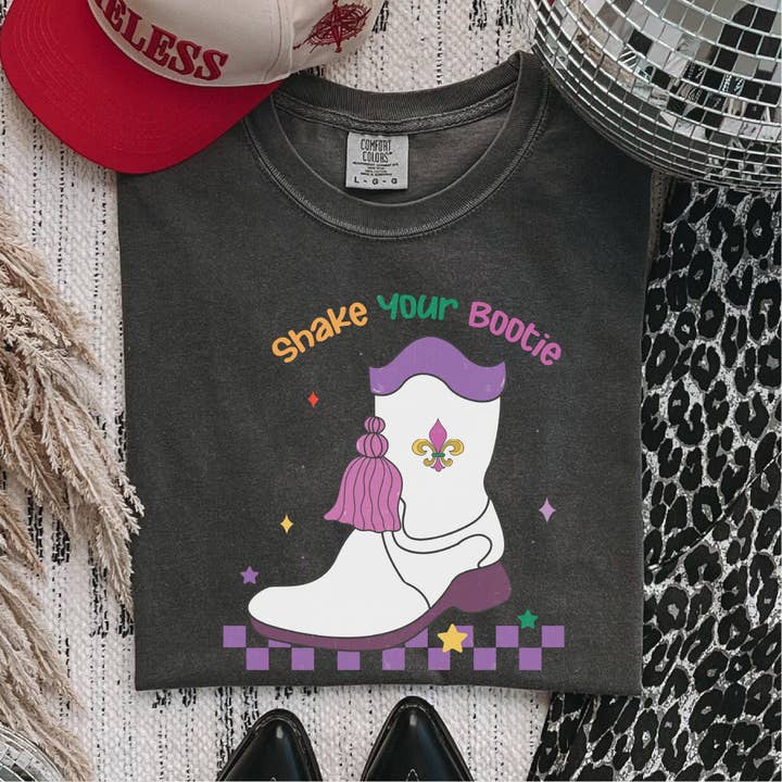 Transfert DTF de bottes à pampilles "Shake Your Bootie" pour Mardi Gras pour la vente par Nashville Design House