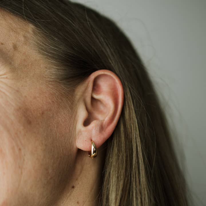 Sydney Rose Co. - Wholesale Huggie Earrings - Teardrop Huggie Hoops