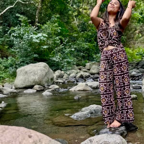 Womenʻs Flowy Bamboo Tank Top in Shell Quilt and other Purchase Wholesale spandex tank tops. Free Returns & Net 60 Terms on Faire trending on Faire.