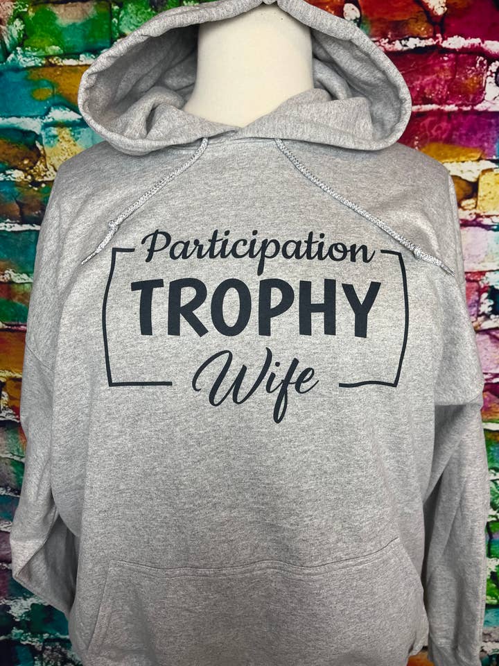 Esposa trofeo participación para venta al por mayor de Noelle Grace Designs