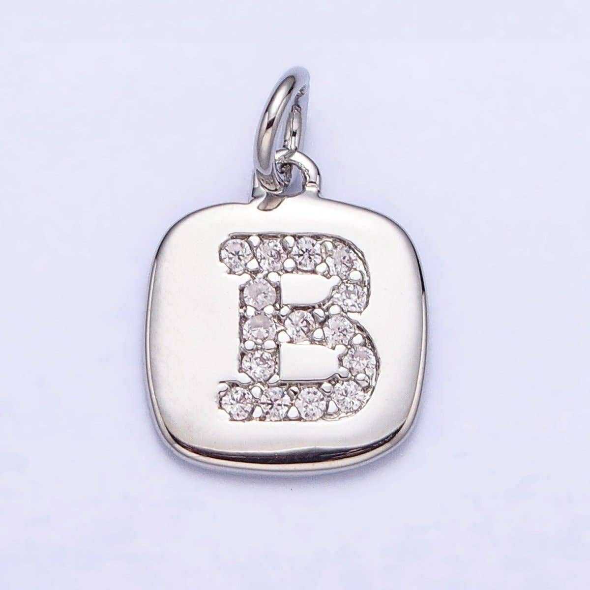 Aim Eternal - Vente Breloques/médailles personnalisées - Pendentif personnalisé avec initiale en pavé micro CZ carré argenté clair | A-266-A-2781