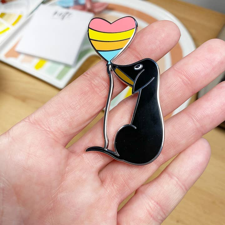 Dachshund emaljstift ”Ballong” för wholesale av Meet Wilma