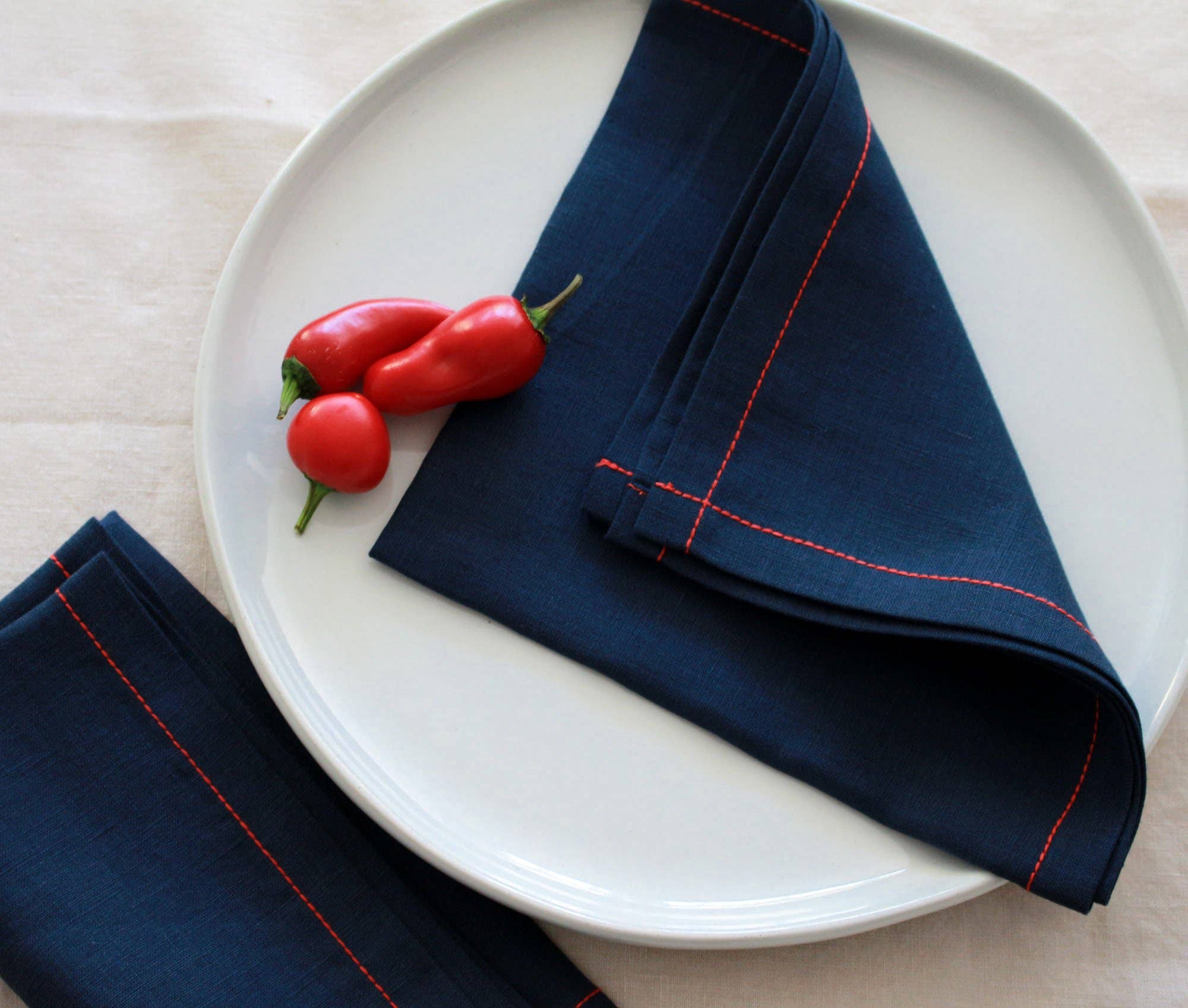 My Kitchen Linens – wholesale Dinner & cloth napkin – Navy Linen Napkins with Red Stitch, Set of 41