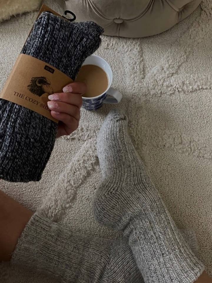 The Cozy Sheep – Großhandel Socken - Unisex – Wollsocken - Dunkelgrau2