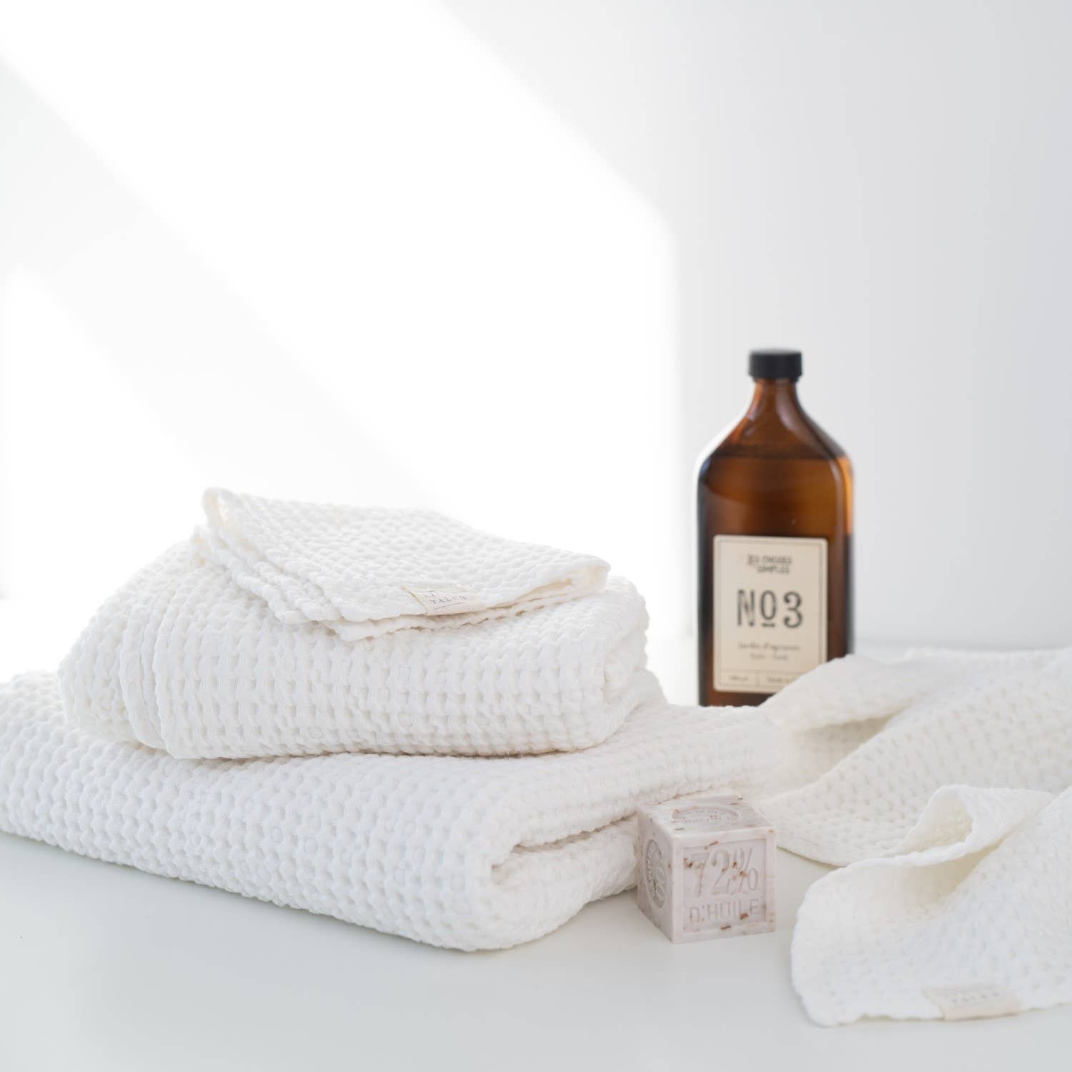 Linen Tales (We cover U.S. import duties) - Wholesale Towel Set - White Linen & Cotton Honeycomb Waffle Towels3