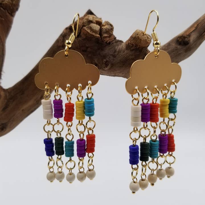 Boucles d'oreilles en forme de nuage en pierre naturelle colorée faites main pour la vente par CHAKRA JEWELRY