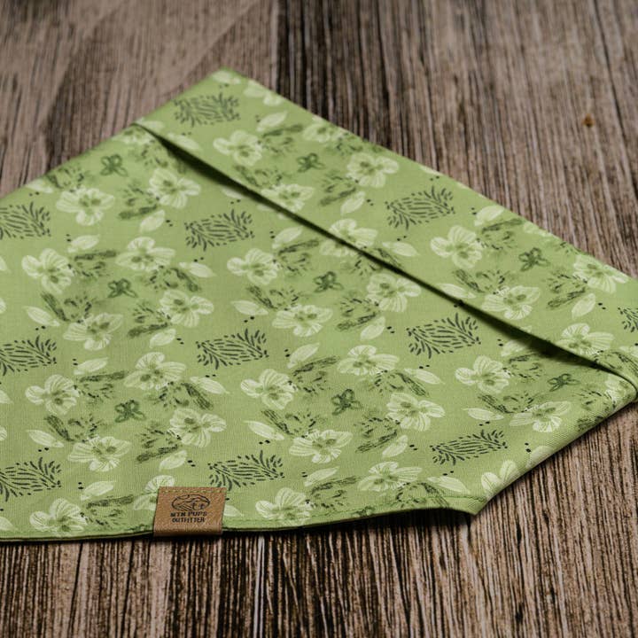 Bandana pour chien Whisker Willow pour la vente par Mtn Pups Outfitter