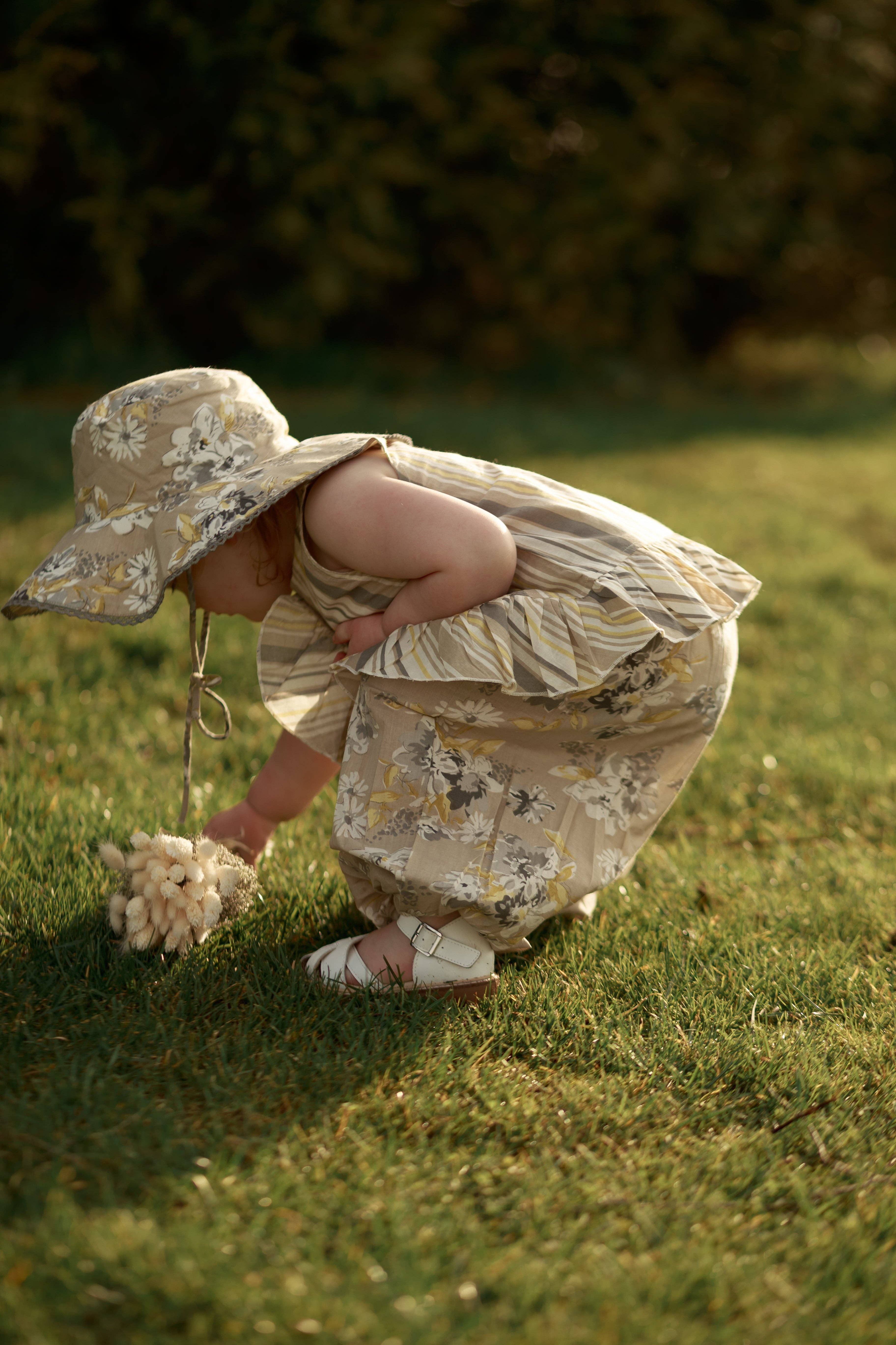 Yo Baby - Wholesale Top & Pant Set - Kids - Kids Brown Floral Top & Striped Pants with Printed Ruffle Design5