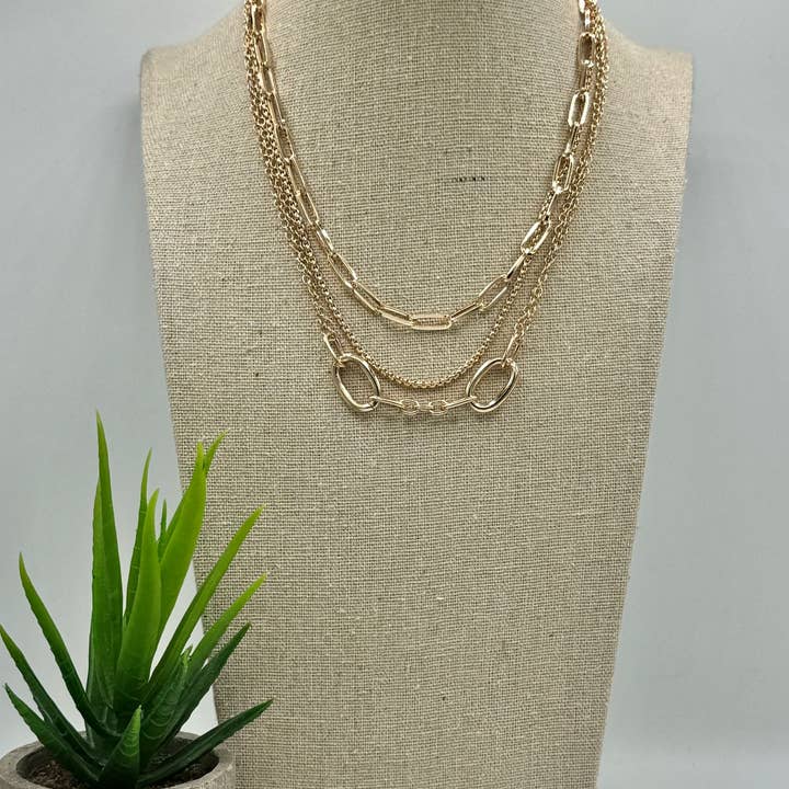 Set med två halsband i metallton med kedjelänkar #157442 för wholesale av Urban Edge Co.