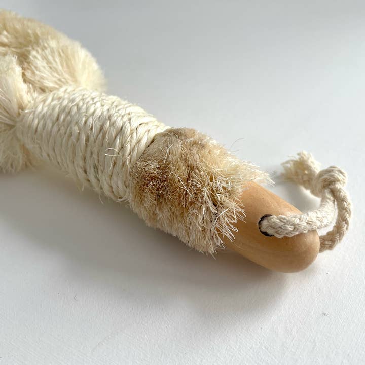 fort & field - Wholesale Body Brush - Natural eco sisal 9" dry body brush with wood handle3