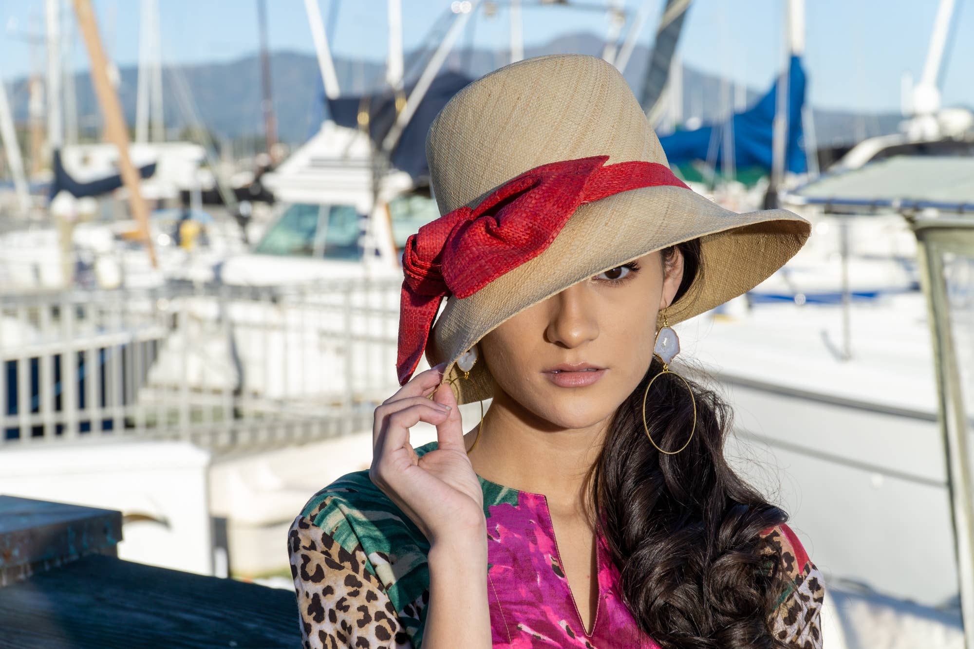 Shebobo - Vendita all'ingrosso Cappello di paglia - Donna - Cappelli da sole in paglia con tesa da 3" e grande fiocco di Cara4