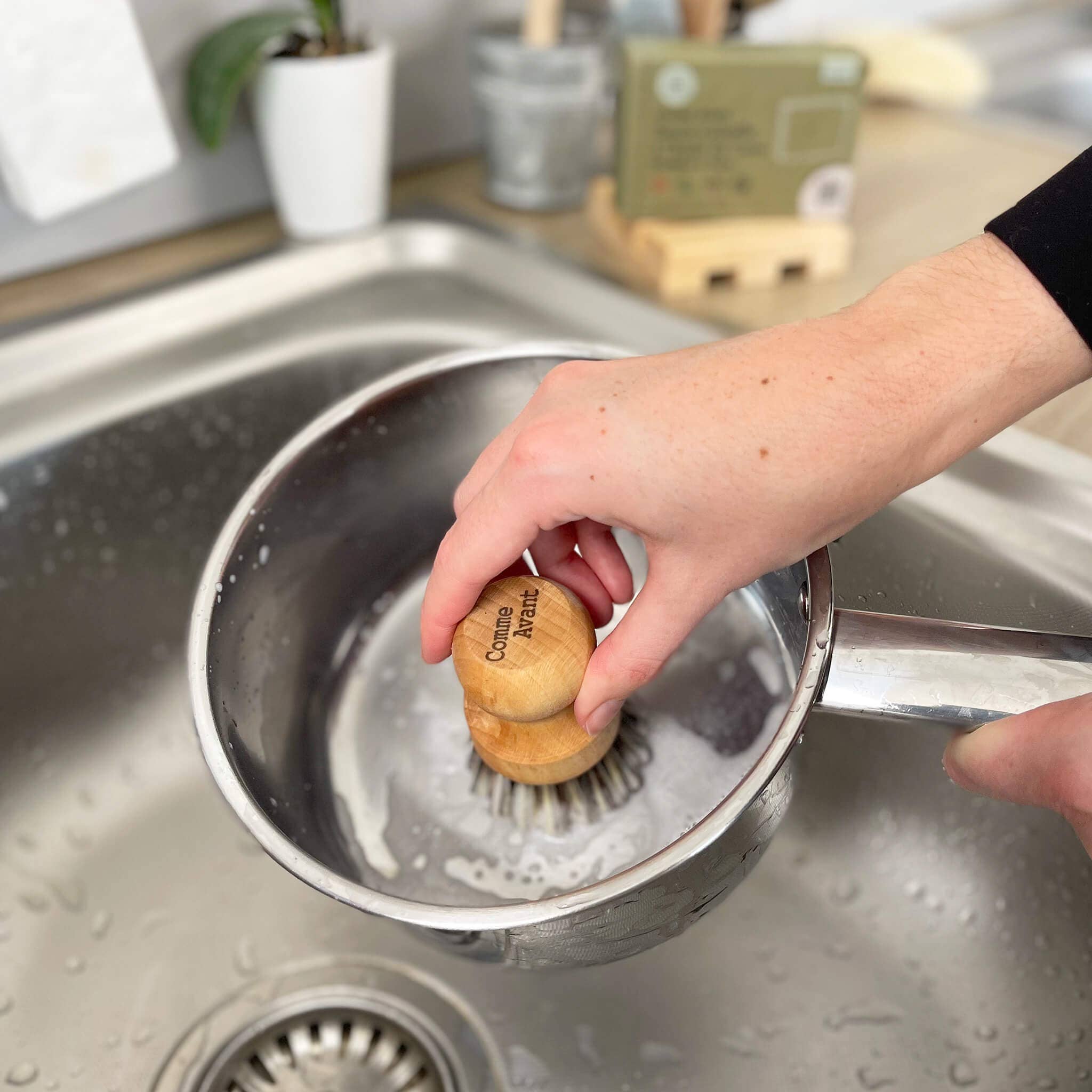 Comme Avant - Wholesale Cleaning Brush - Beech wood pot brush3