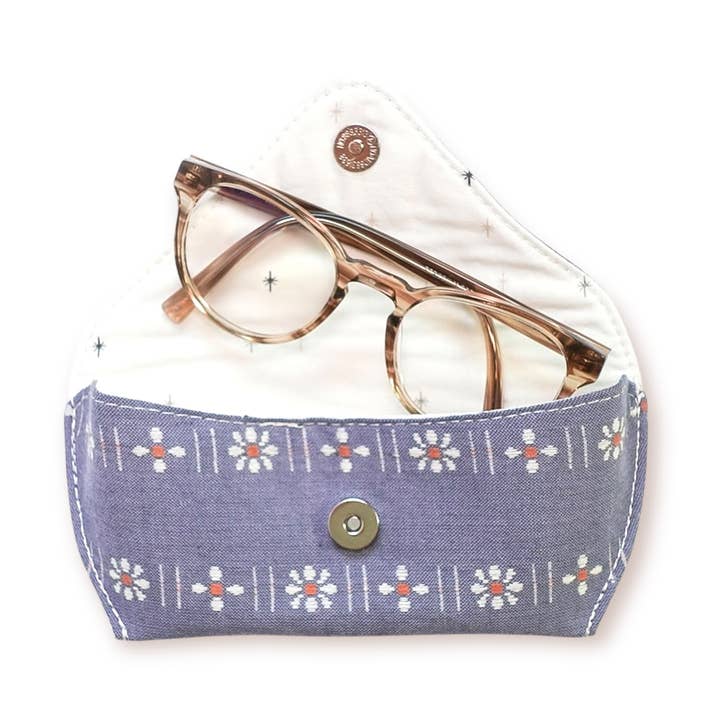 Étui à lunettes en tissu doux tissé Concord, pochette à lunettes pour la vente par Ingrid Allen