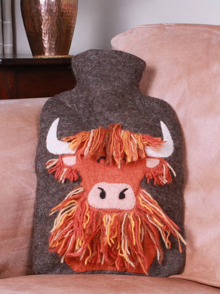 Håndfiltet uldvarmedunkbetræk med højlandskvæg motiv for engroshandel hos Pachamama Ltd