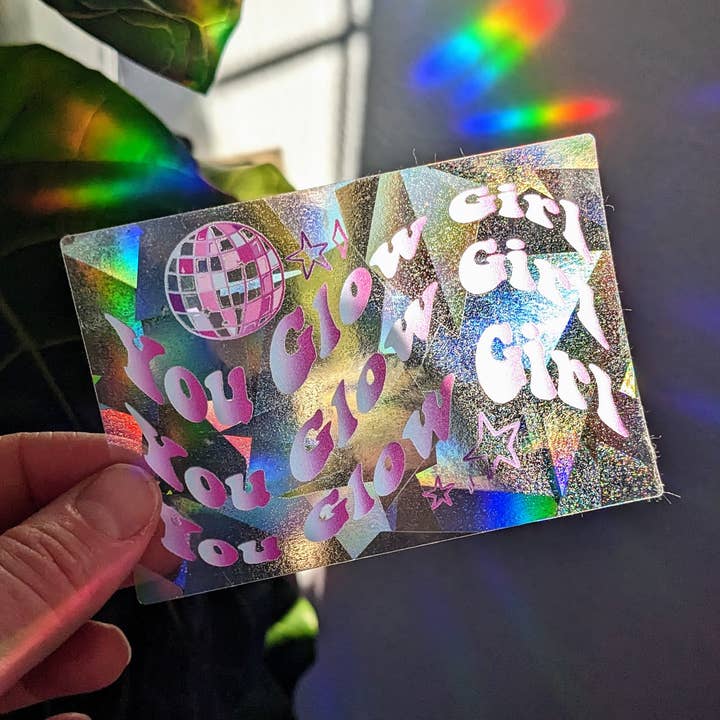 Autocollant de motivation arc-en-ciel pour fenêtre You Glow Girl pour la vente par Mary Felker Art and Design