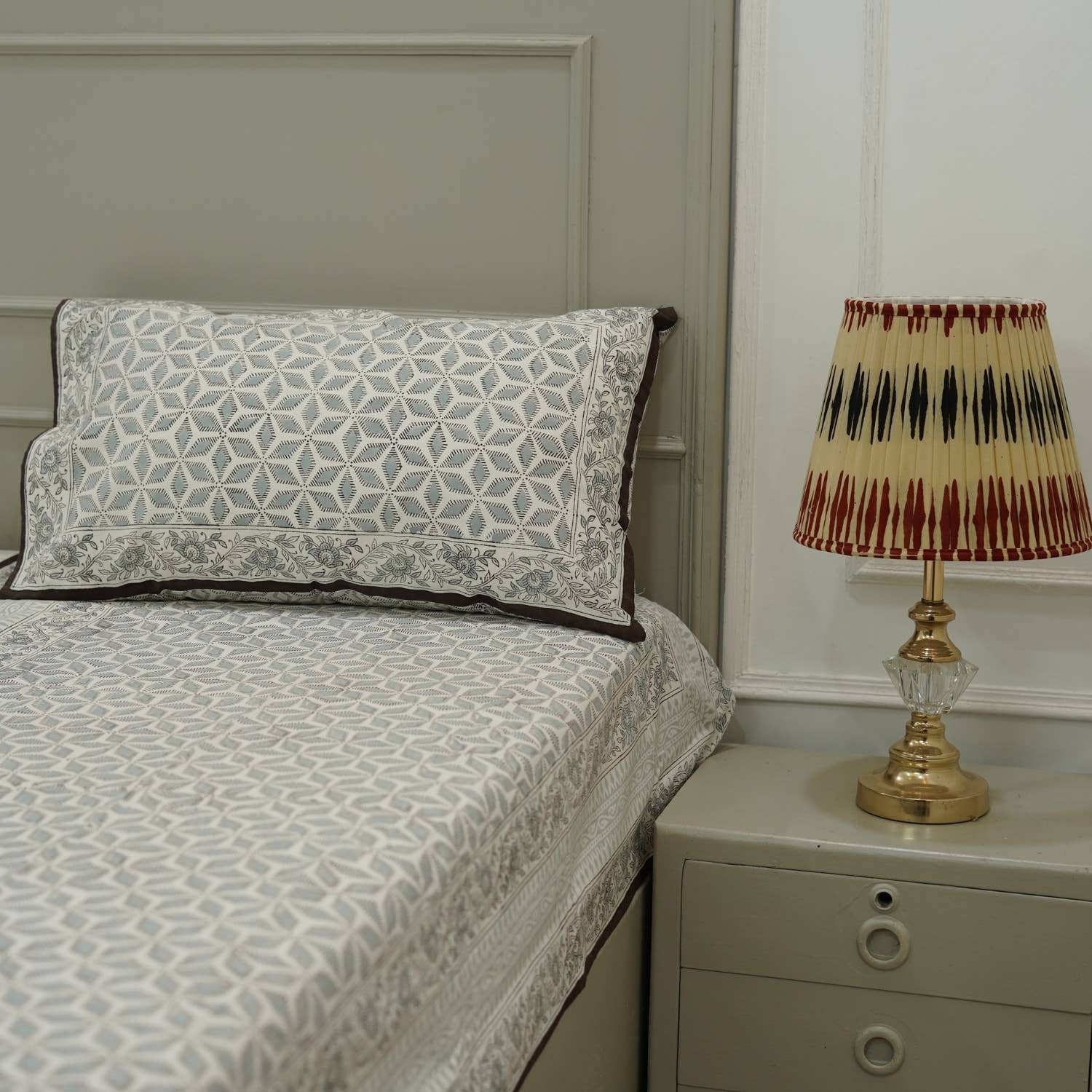 Fabdivine - Wholesale Bedding Set - Hand Print Design Bedsheet With Pillow Cover - Shatkon2