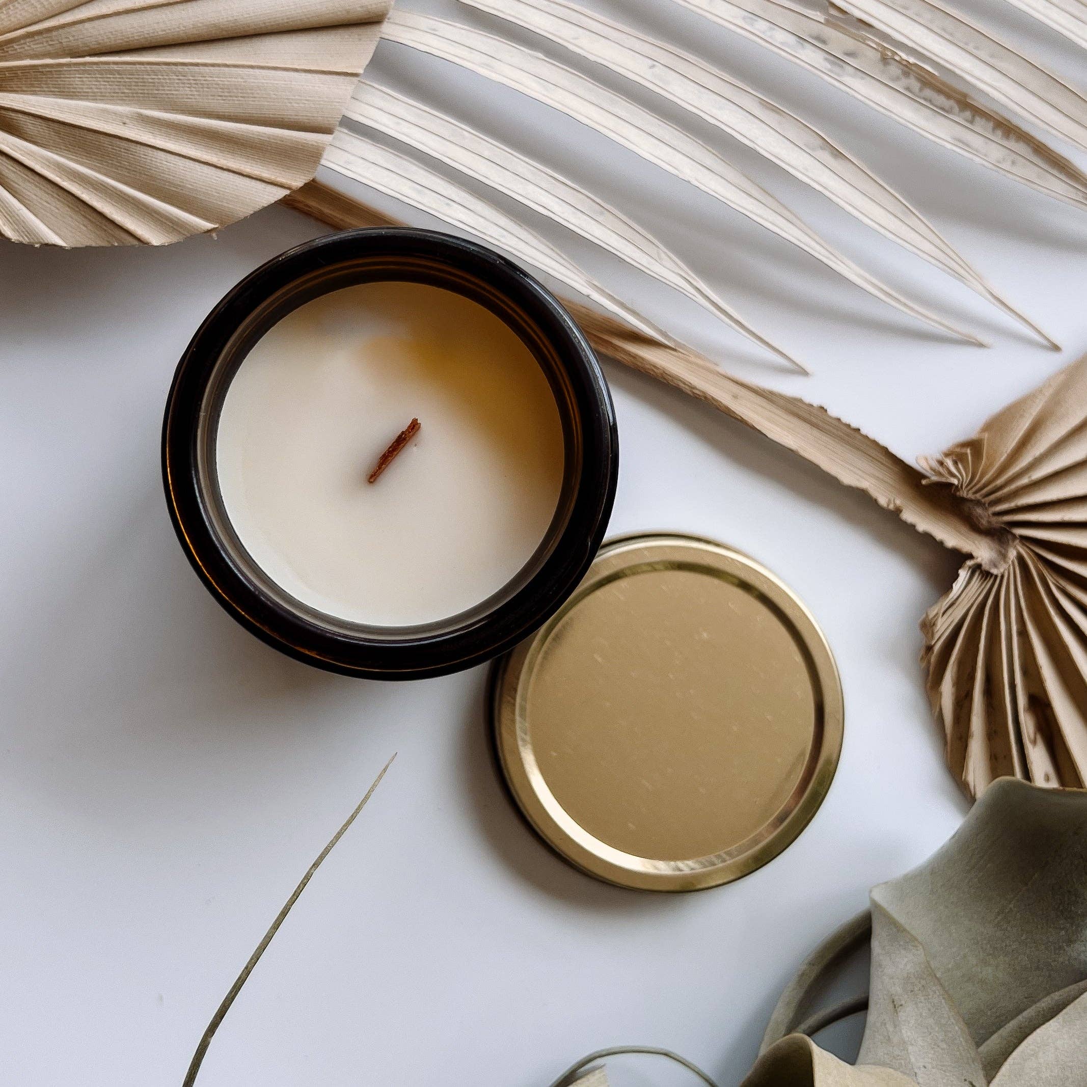 Scent & Psyche - Vente Bougie en bocal - Bougie parfumée Casita Wood Wick à la noix de coco/soja, 4 oz 1