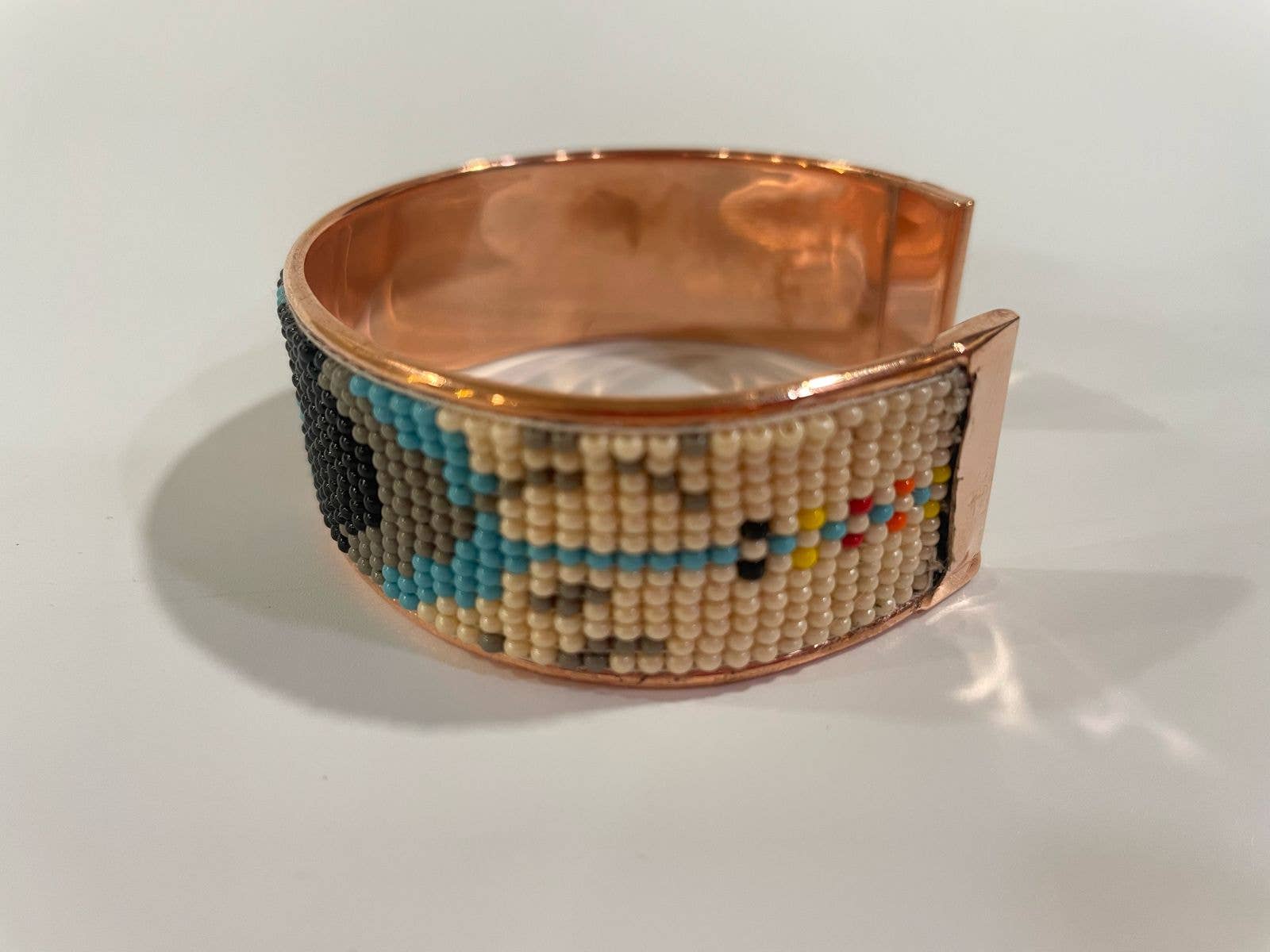 House of Kraft Jewelry & Accessories – Engroshandel Manchetarmbånd – Blåt Ørnemønster | Manchetarmbånd | 1" Kobberperlemanchet7